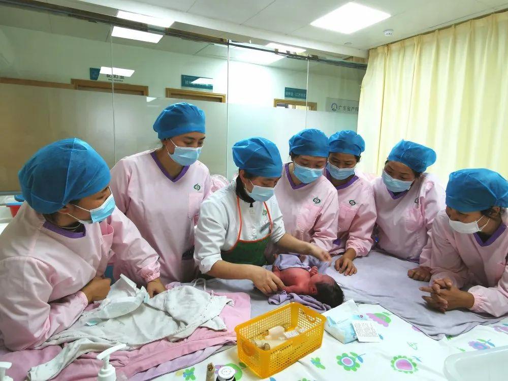 萨迦县妇婴监护型护送